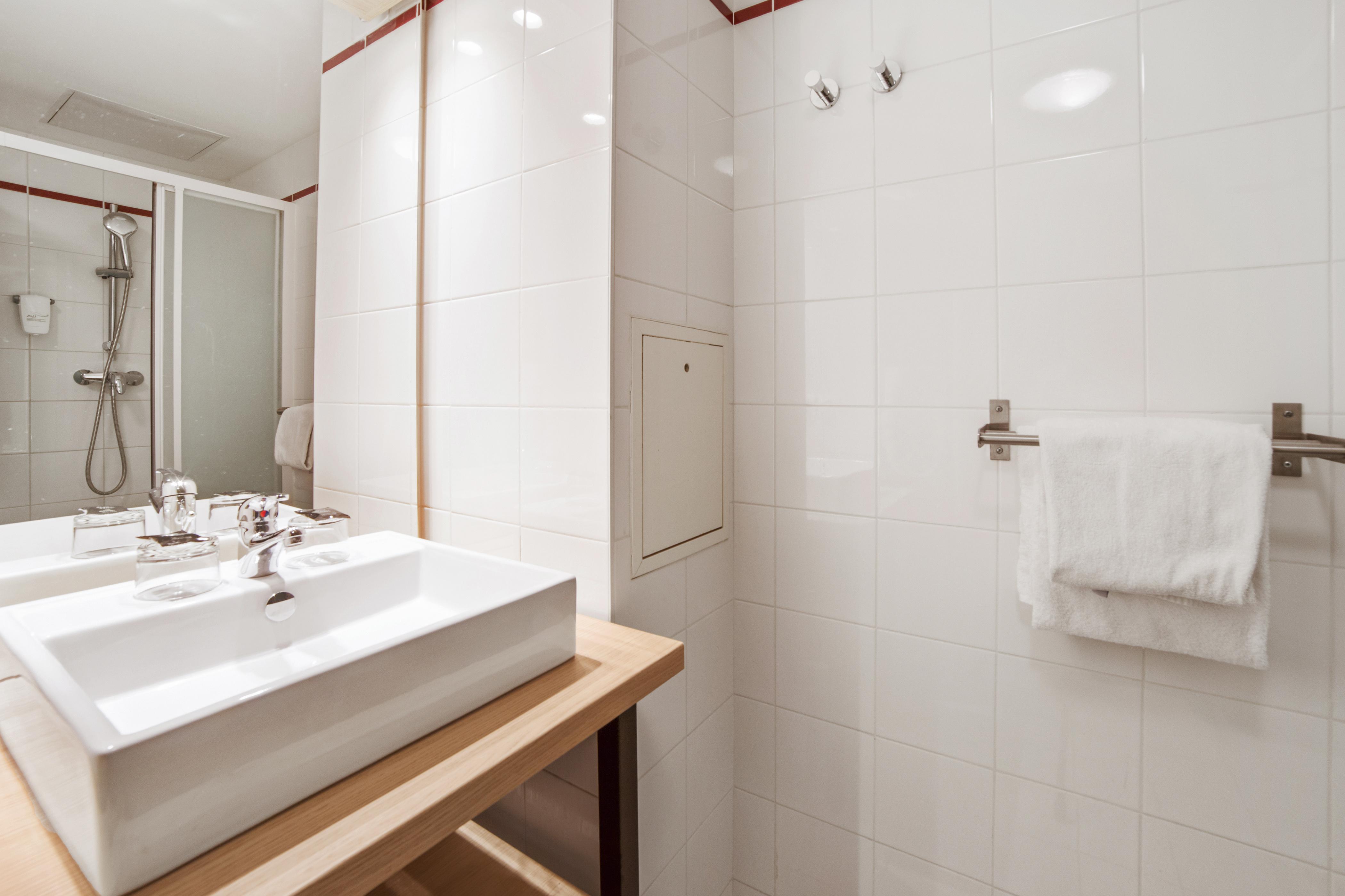 Comfort Aparthotel Versailles, St Cyr L'Ecole Saint-Cyr-l'Ecole Exterior photo