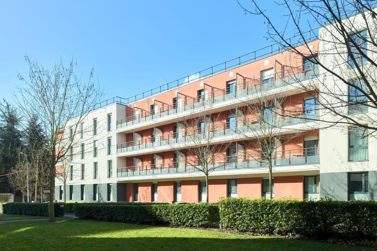 Comfort Aparthotel Versailles, St Cyr L'Ecole Saint-Cyr-l'Ecole Exterior photo